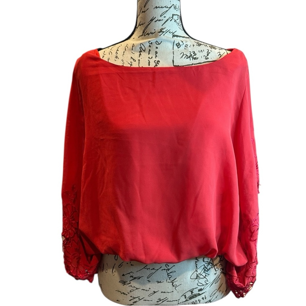 XOXO Scarlet Blouse with Elegant Lace Detail EUC - Picture 3 of 9